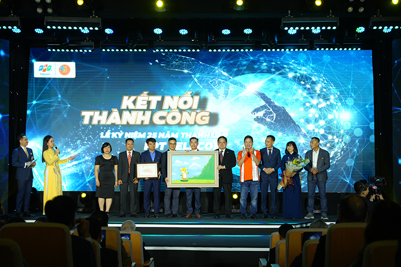 Góp phần nâng cao chất lượng cuộc sống cho hàng triệu người bằng internet -1
