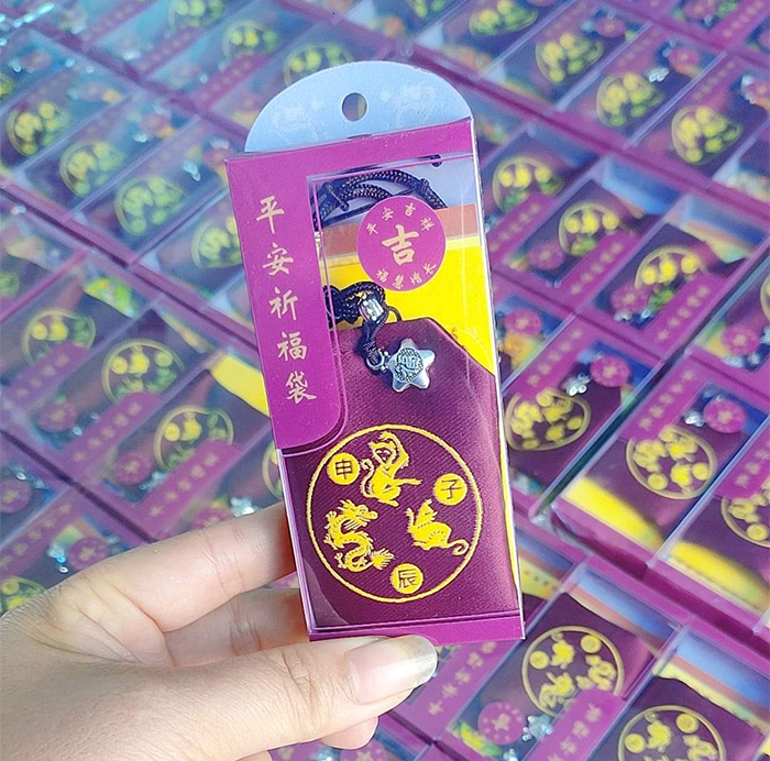 Loạn “bảo bối” giải hạn dịp cuối năm -0