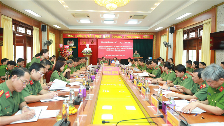 Deputy Minister Tran Quoc To inspects Hai Duong Provincial Police Department -0