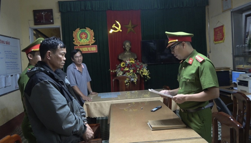 Khởi tố lái xe ô tô khách giường nằm đi sai làn đường  -0