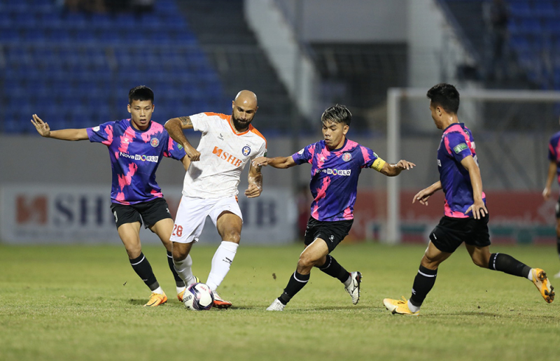 Cuộc đua trụ hạng V.League 2022: Sài Gòn FC giương “cờ trắng” -0