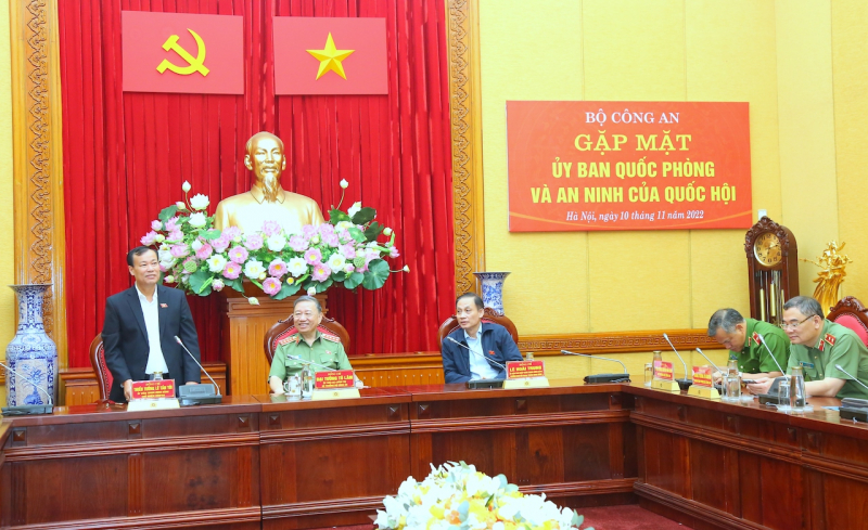 Minister To Lam meets with members of NA National Security and Defense Committee -0