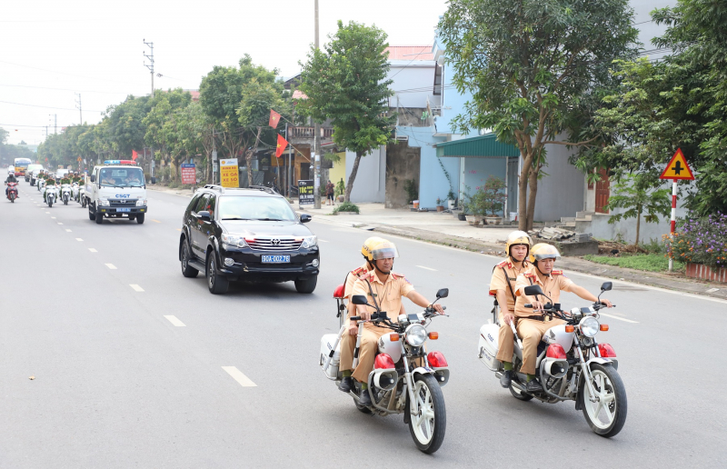 Công an tỉnh Hà Nam ra quân thực hiện cao điểm bảo vệ ANTT Tết Nguyên đán Quý Mão -0