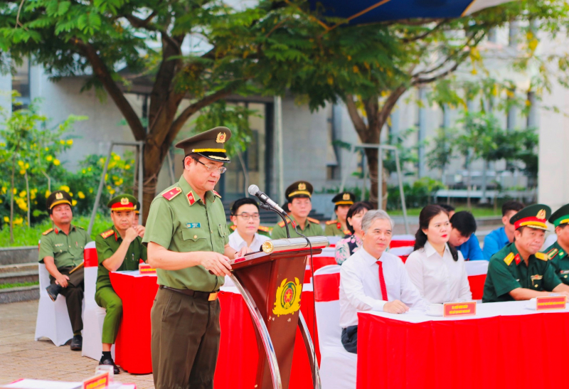 Công an TP Hồ Chí Minh ra quân trấn áp tội phạm, bảo đảm ANTT Tết Quý Mão 2023 -0