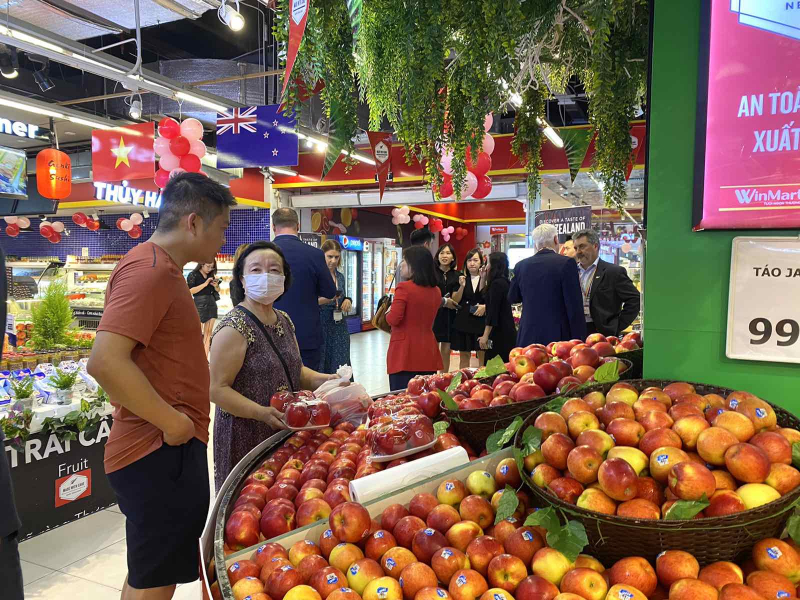 Tổng Lãnh sự quán New Zealand thăm và làm việc tại WinMart -0