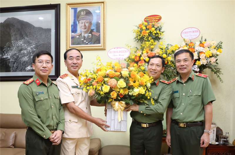 Chúc mừng các nhà khoa học trong lực lượng CAND nhân ngày Nhà giáo Việt Nam -0