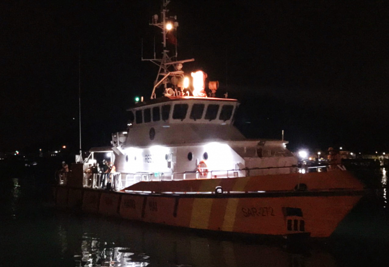 Vượt sóng gió xuyên đêm cứu nạn người nước ngoài bị tai nạn lao động -0