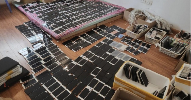 Phát hiện, thu giữ 400 chiếc Iphone lậu giấu trong 2 căn hộ chung cư cao cấp -0