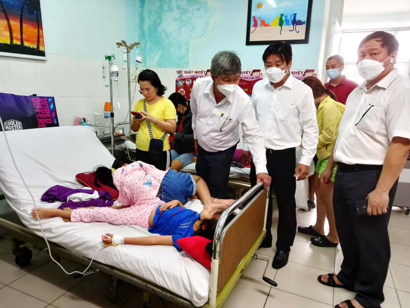 Hơn 120 học sinh Trường Ischool Nha Trang ngộ độc thực phẩm -0