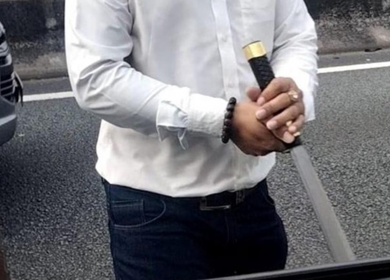 Cầm kiếm Nhật dọa chém sau va chạm trên cao tốc, tài xế xe khách bị “treo” bằng lái hạng D 3 tháng -0