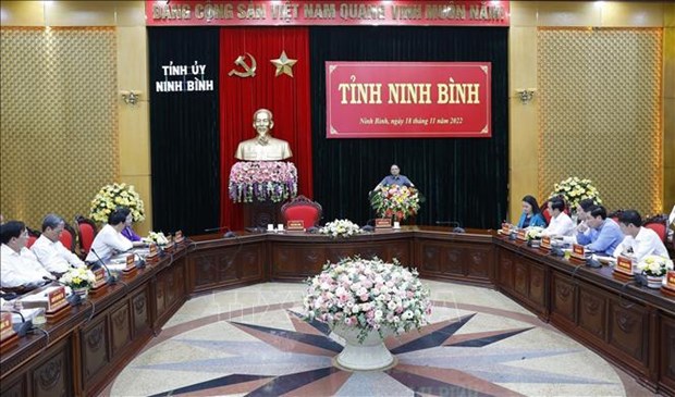 PM urges Ninh Binh to push ahead with economic restructuring -0