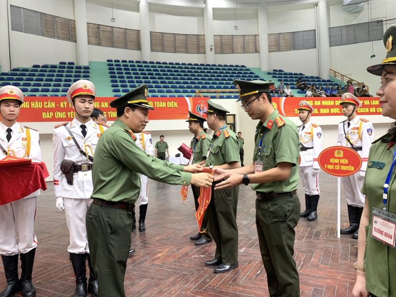 Khai mạc Hội thao kỷ niệm 75 năm Ngày truyền thống lực lượng Hậu cần - Kỹ thuật CAND -0