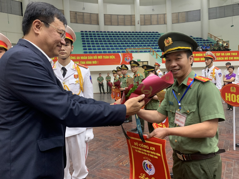 Khai mạc Hội thao kỷ niệm 75 năm Ngày truyền thống lực lượng Hậu cần - Kỹ thuật CAND -0
