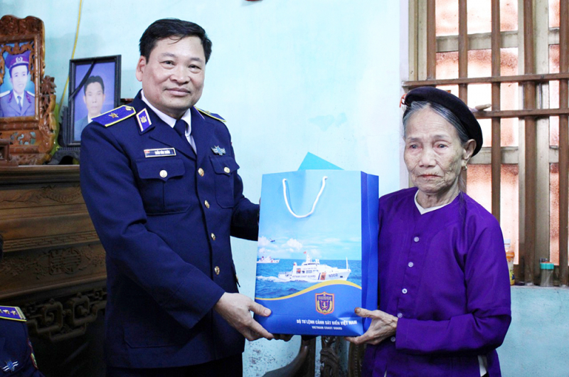 Khơi dậy tình yêu biển đảo cho thế hệ trẻ -0