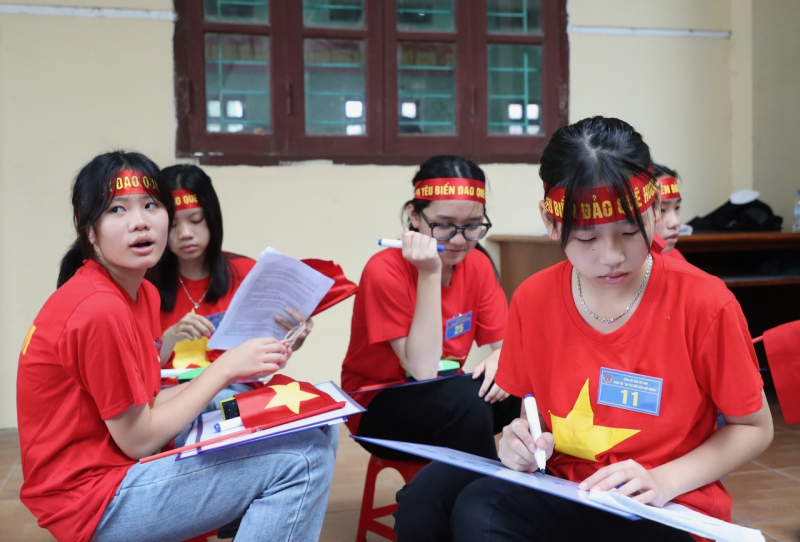 Khơi dậy tình yêu biển đảo cho thế hệ trẻ -0