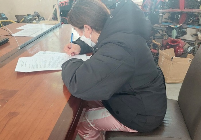 Mua 7 tài khoản Facebook ảo để lừa 200 triệu đồng -0