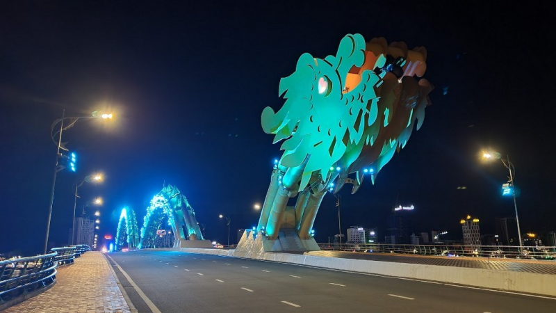 Đà Nẵng: Thắp sáng cầu Rồng với ánh sáng xanh gửi thông điệp tích cực về quyền trẻ  -1