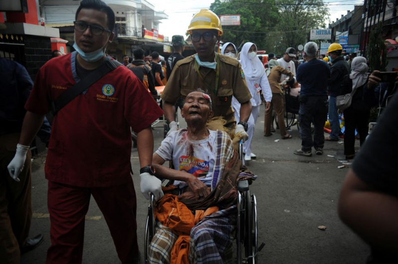 Nỗi đau bao trùm thị trấn nhỏ Indonesia hậu động đất kinh hoàng -1