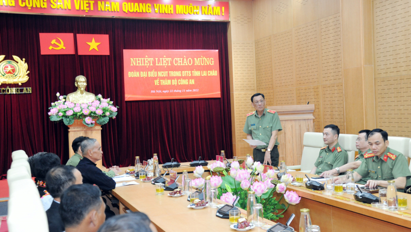 Bộ Công an gặp mặt Đoàn đại biểu người uy tín trong dân tộc thiểu số tỉnh Lai Châu -0