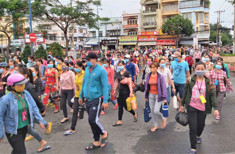Công nhân, người lao động hết chịu cảnh “lãi trên trời” khi vay Tết với ưu đãi hời -0