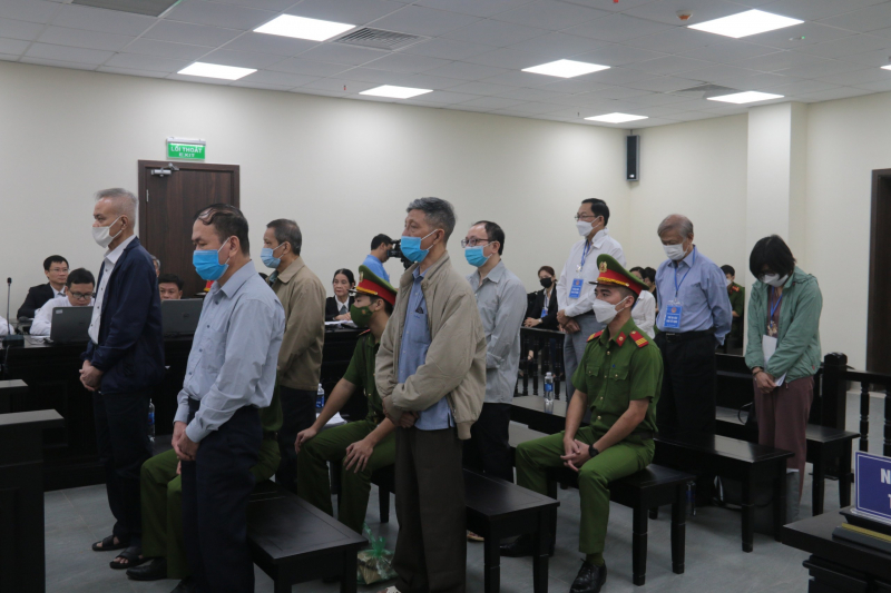 Cựu Thứ trưởng Cao Minh Quang bị tuyên phạt 30 tháng tù treo -0