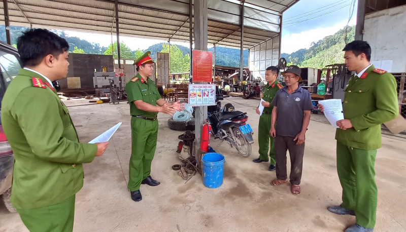 Theo chân Công an vùng biên thực hiện chiến dịch “60 ngày, đêm” -0