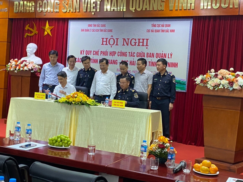 Ban Quản lý các Khu công nghiệp Bắc Giang và Cục Hải quan tỉnh Bắc Ninh ký quy chế phối hợp công tác