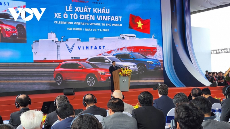 PM attends ceremony to export first batch of VinFast EVs abroad -0