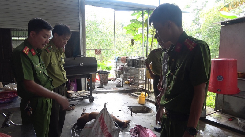 1 quán ăn tàng trữ 12 cá thể động vật hoang dã  -0