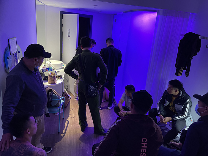 Bắt 5 đối tượng sử dụng chất ma túy trái phép tại khách sạn -1