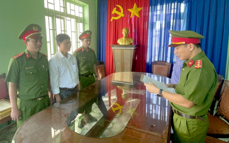 Tạm giam nguyên Chánh văn phòng HĐND và UBND huyện Bù Đăng -0