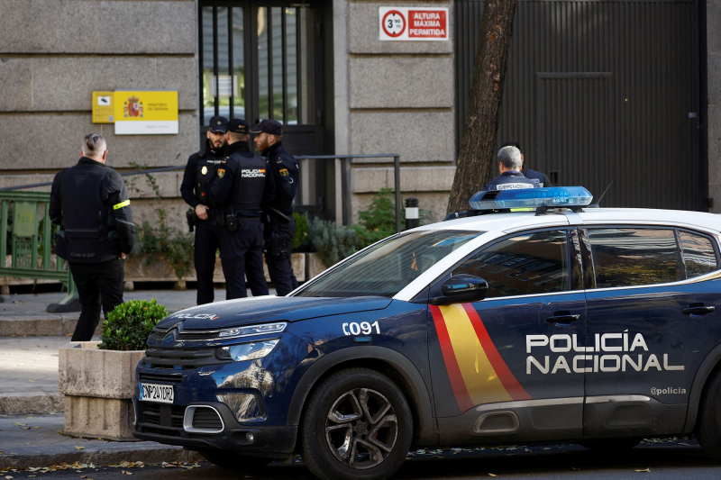 Tây Ban Nha thiết lập vành đai an ninh vì phát hiện hàng loạt bom thư -0