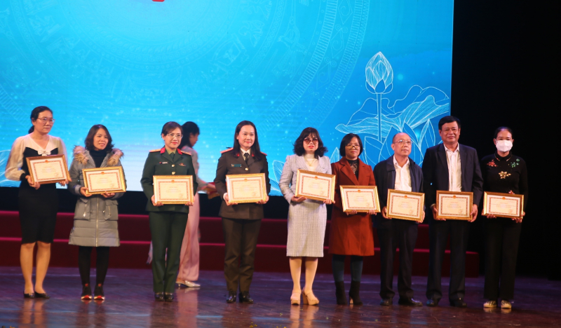 9 tập thể, cá nhân trong CAND đạt giải cuộc thi Đại sứ Văn hóa đọc 2022 -0