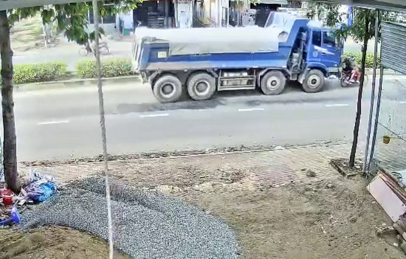  	Lái xe tải tông chết nữ sinh lớp 8 chở cát không có giấy tờ trong máu có nồng độ cồn -0