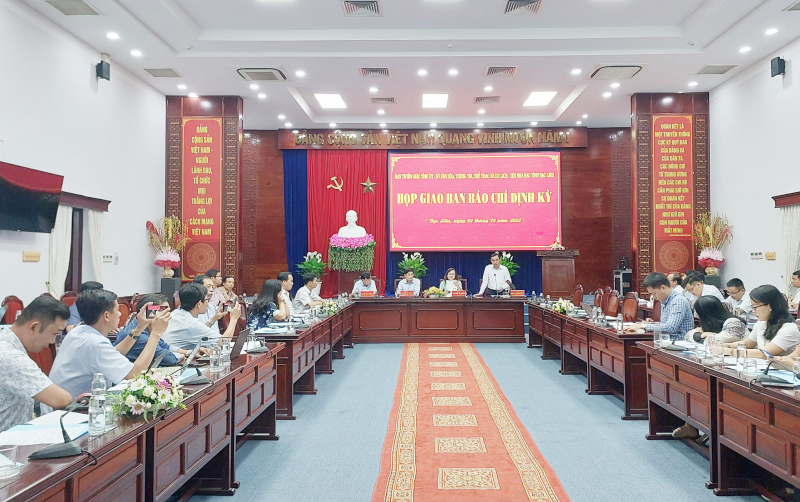 Đình chỉ sinh hoạt đảng nguyên Phó Chánh án nhận hối lộ -0