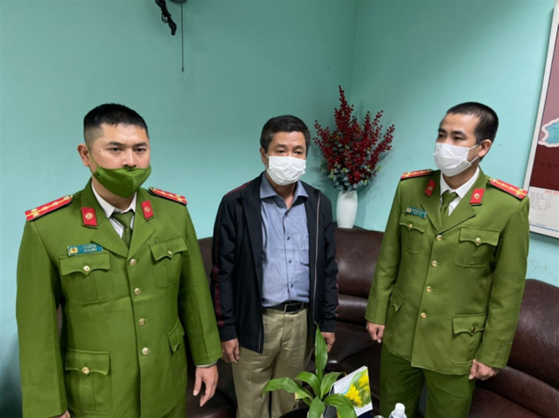 Làm lộ tài liệu mật, nữ Phó Chủ nhiệm Ủy ban Kiểm tra Đảng ủy bị kỷ luật -0