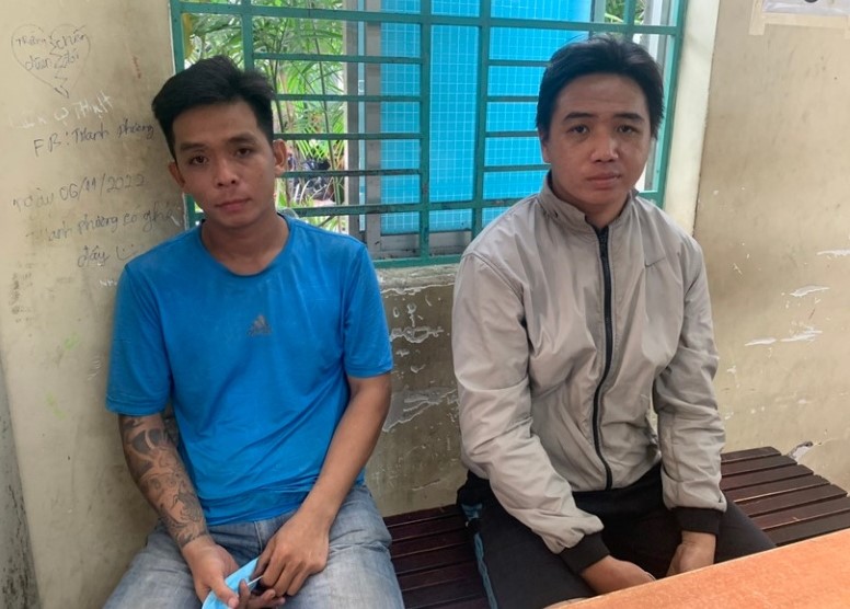 Đi xe ba gác, cắt cáp, trộm cây mai giá chục triệu đem về…chơi Tết -0