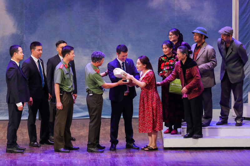 Kịch “Cận vệ” – tác phẩm ngợi ca lực lượng Cảnh vệ CAND -0