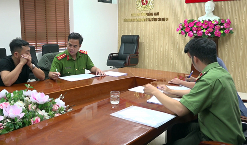 Tạm giữ 13 đối tượng trong vụ cá độ bóng đá lên đến 65 tỷ đồng -0