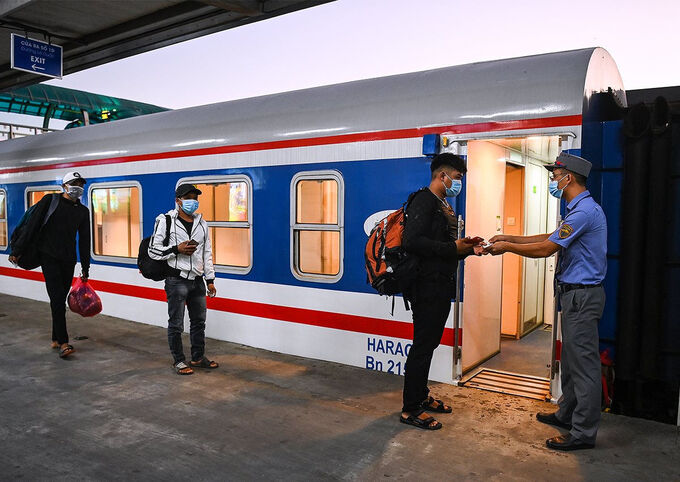Đường sắt chạy thêm hàng chục đoàn tàu dịp Tết Dương lịch 2023 -0
