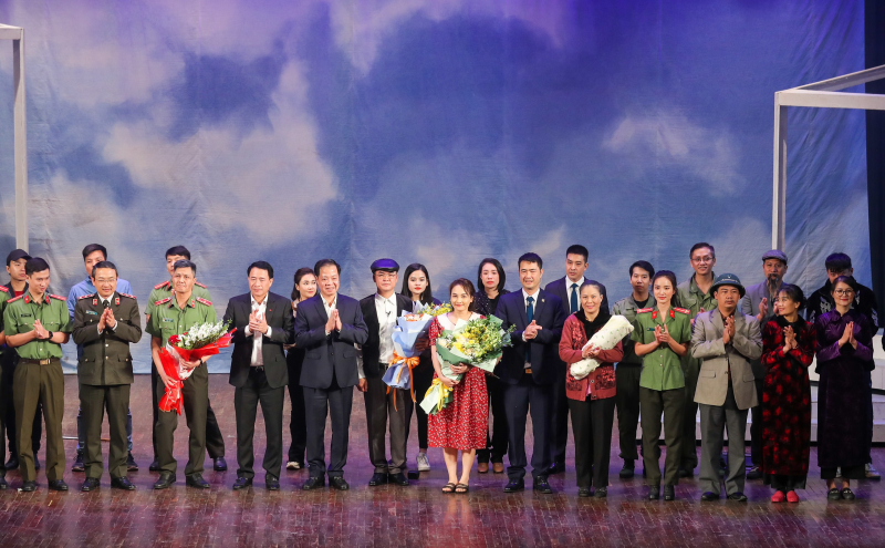 Kịch “Cận vệ” – tác phẩm ngợi ca lực lượng Cảnh vệ CAND -0