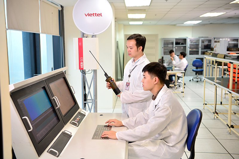 Nhiều sản phẩm công nghệ của Viettel trình diễn tại Triển lãm Quốc phòng Quốc tế 2022 -6