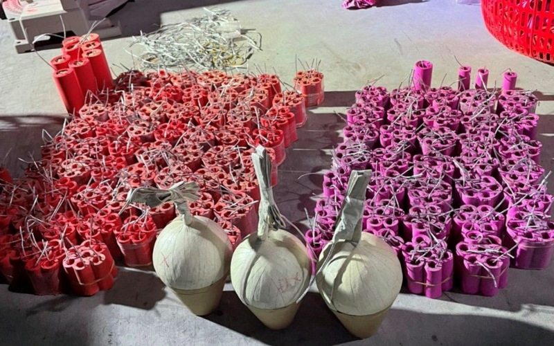 Bắt thợ cơ khí sản xuất pháo nổ đón tết -0