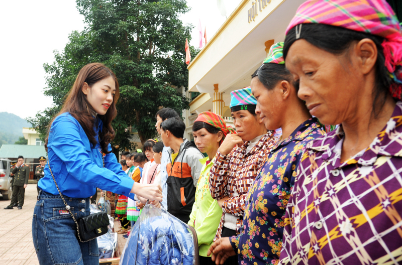 Xua tan lạnh giá mùa đông nơi địa đầu Tổ quốc -0