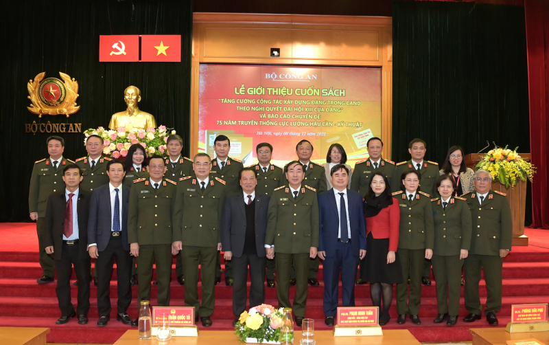 Book on Party building work edited by General To Lam released -0