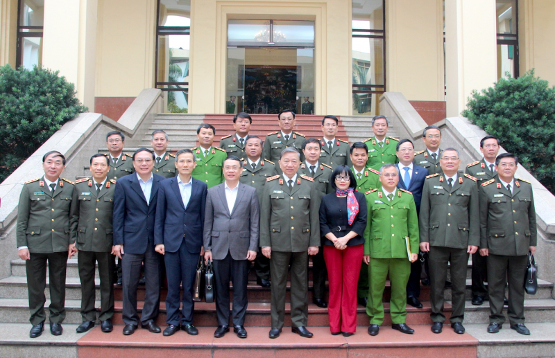 Steering Committee for implementation of Resolution No. 12-NQ/TW established -0