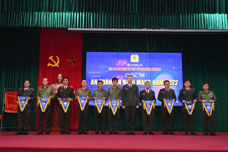 Sân chơi bổ ích, trau dồi kỹ năng đấu tranh với tội phạm trên không gian mạng  -0