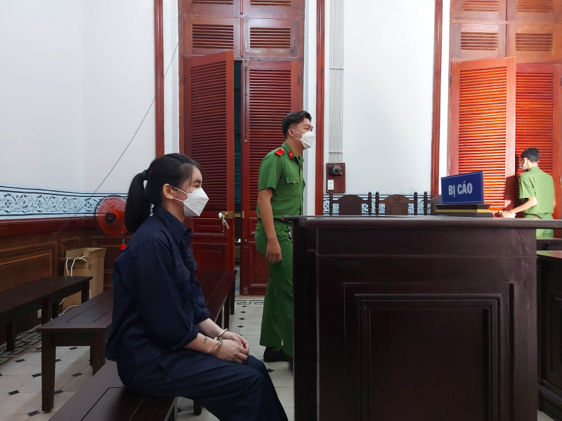 Trộm đồng hồ của bạn trai, Hoa hậu Miss Vietnam Continents 2018 lãnh án -1