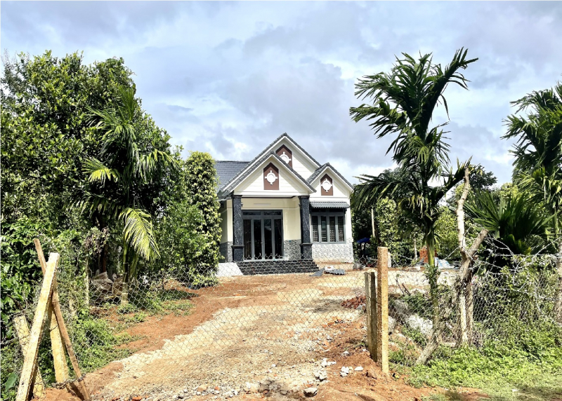 Đập công trình xây dựng trái phép, sao chỉ “chọn dân”? -0