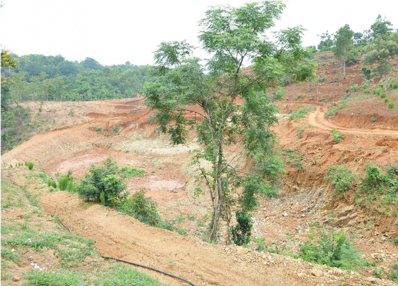 Đập công trình xây dựng trái phép, sao chỉ “chọn dân”? -0